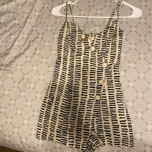 Cute Urban romper just doesn’t fit me